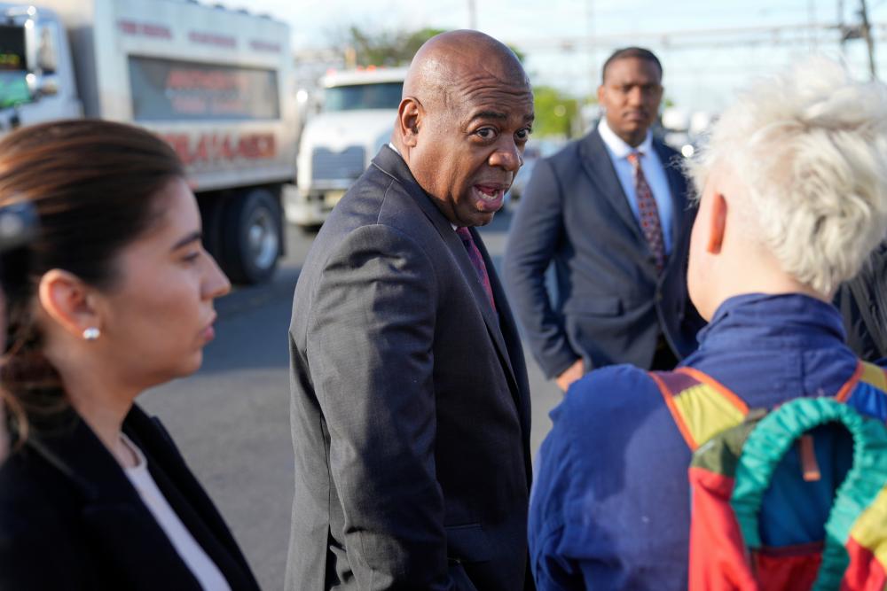 Mayor of Newark arrested for trespassing at Ice detention center 1 807b85fdbed03e6da8aea64eb9a72f7e