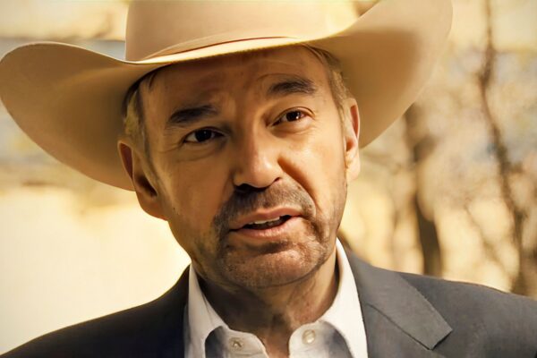 If You Can’t Wait For Landman Season 2, Watch Jason Bateman’s Gritty Netflix Crime Drama From 8 Years Ago billy bob thornton as tommy norris in landman