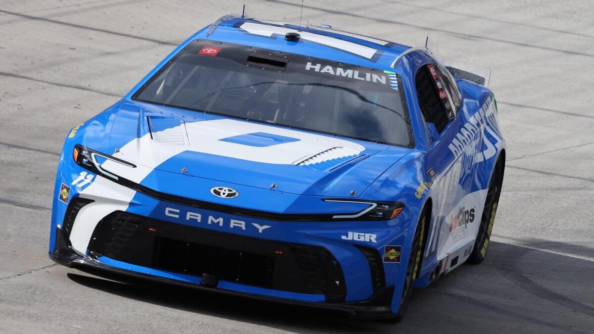 NASCAR DFS: 2025 Kansas Speedway lineups, Advent Health 400 daily fantasy racing picks for FanDuel, DraftKings 1 denny hamlin nascar imagn images 2
