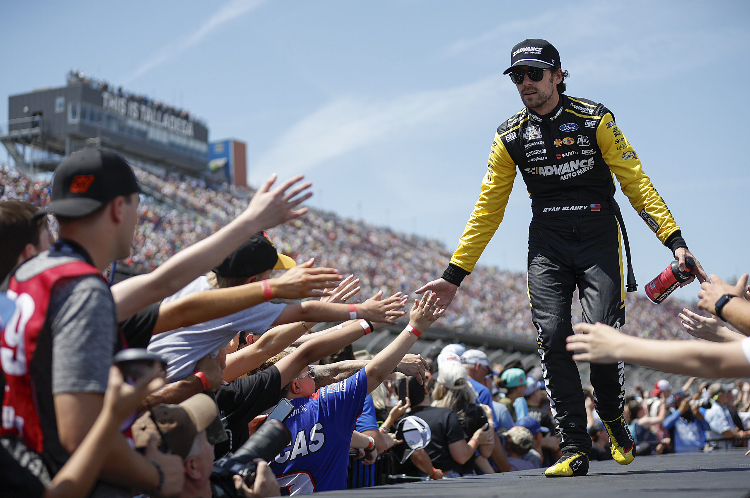 Ryan Blaney Faces Scrutiny Of NASCAR Insiders After Texas: "Something Is Going On" 1 ryan blaney scaled