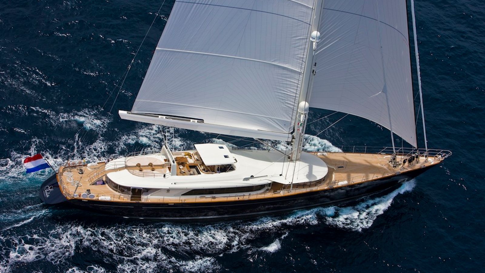 Diver dies during work to recover sunken Bayesian superyacht | World News 1 skynews bayesian yacht sicily 6660986