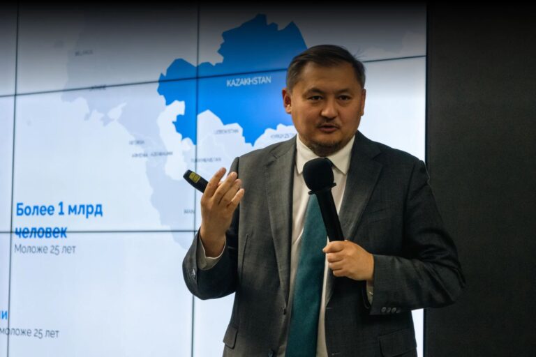 Kazakh-Minister-of-Higher-Education.jpeg