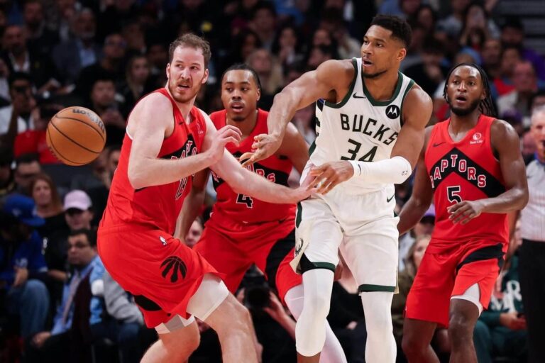 251025-Giannis-Antetokounmpo-pass-scaled-e1761403798127.jpg