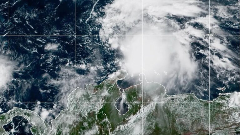 AP25294565078216_3e7329.jpg