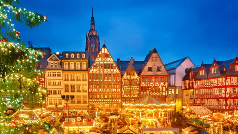 Christmas20Market20in20Frankfurt_GettyImages-457996383.jpg