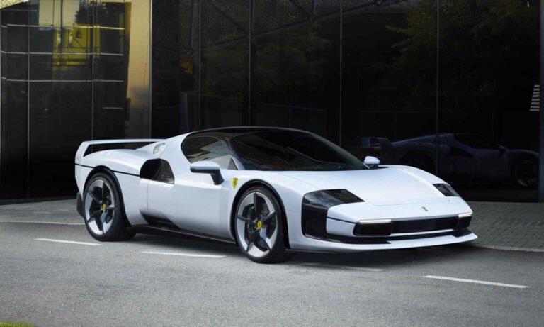 Ferrari-SC40-1.jpg