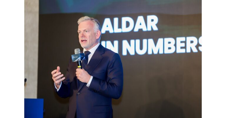 Jonathan_Emery__CEO_of_Aldar_Development__speaks_at_the_forum.jpg