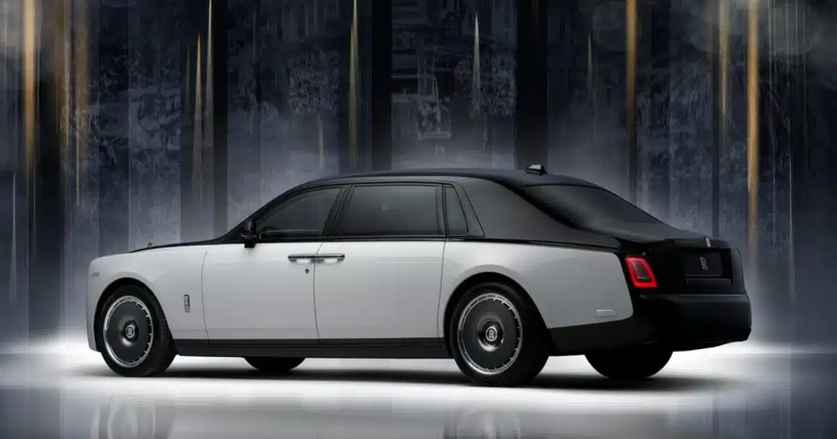Rolls-Royce-Phantom-Centenary_20251024_074252_0000.webp.webp
