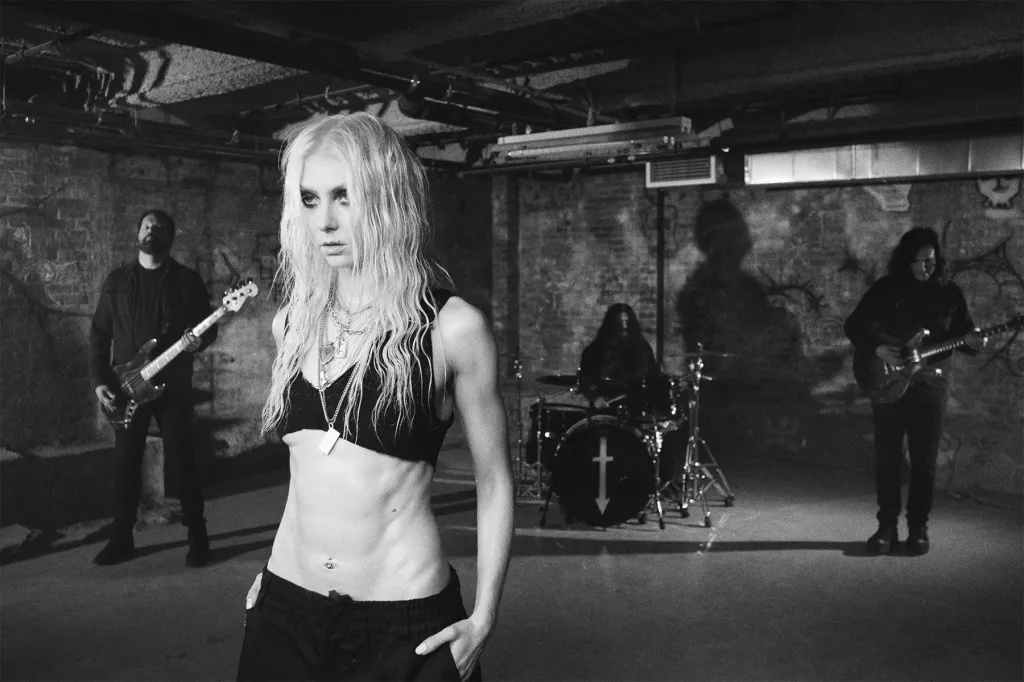 The-Pretty-Reckless-2025-credit-Lewis-Cater-billboard-1800.jpg