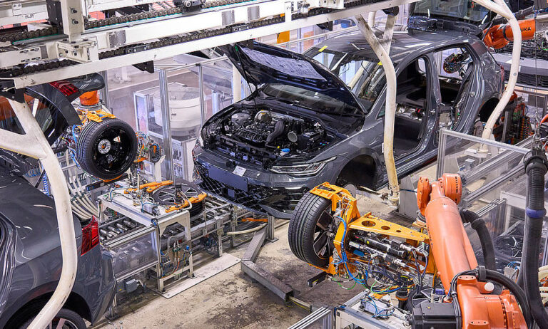 Volkswagen-Wolfsburg-Production-Inside.jpg
