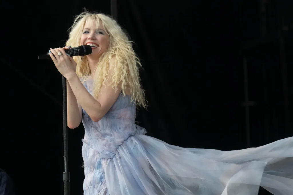carly-rae-jepsen-bonnaroo-2024-billboard-1800.jpg