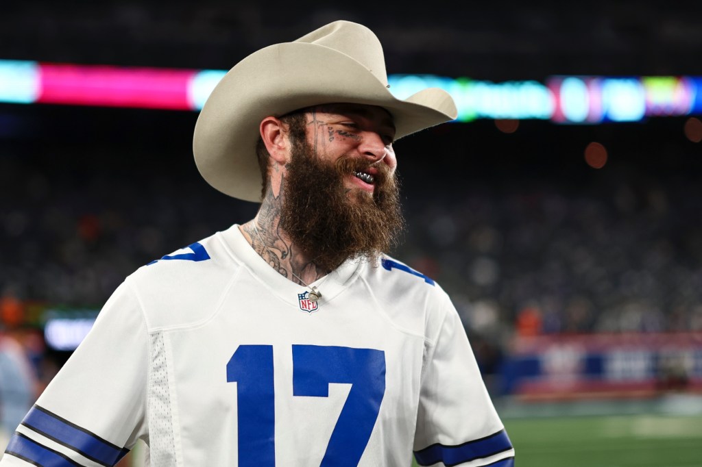 1763529349_post-malone-dallas-cowboys-2024-billboard-1800.jpg