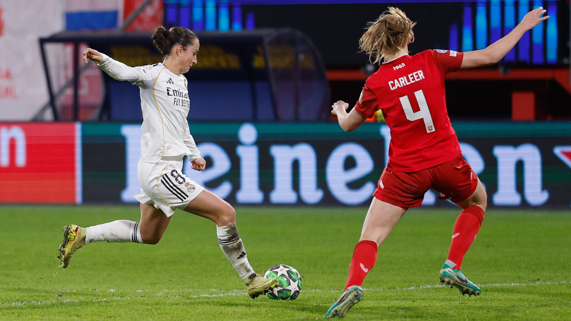 ND-UWCL-TWENTE-RM-DABRITZ-GOL_MJ23725.jpg