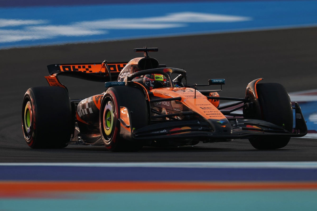 oscar-piastri-mclaren-3.jpg