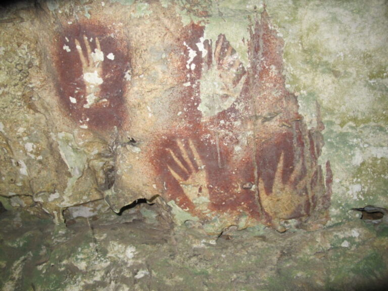 Narrowed-finger-hand-stencils-from-Leang-Jarie-Maros-Sulawesi-2048x1536-1-1024x768.jpg