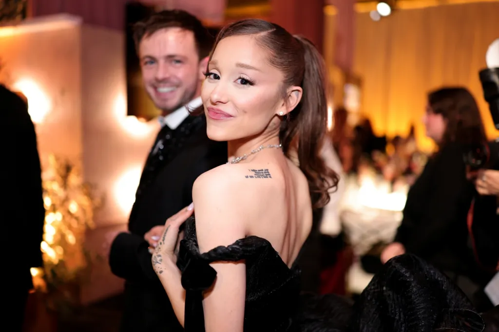 ariana-grande-2026-golden-globes-ponytail-billboard-1800.jpg