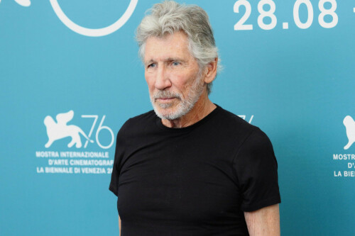 roger-waters-defends-ozzy-osbourne-comments-aW1hZ2VzMS8yMDIy.jpg