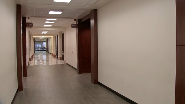 18583237_0211026-ktrk-hallway-img.png